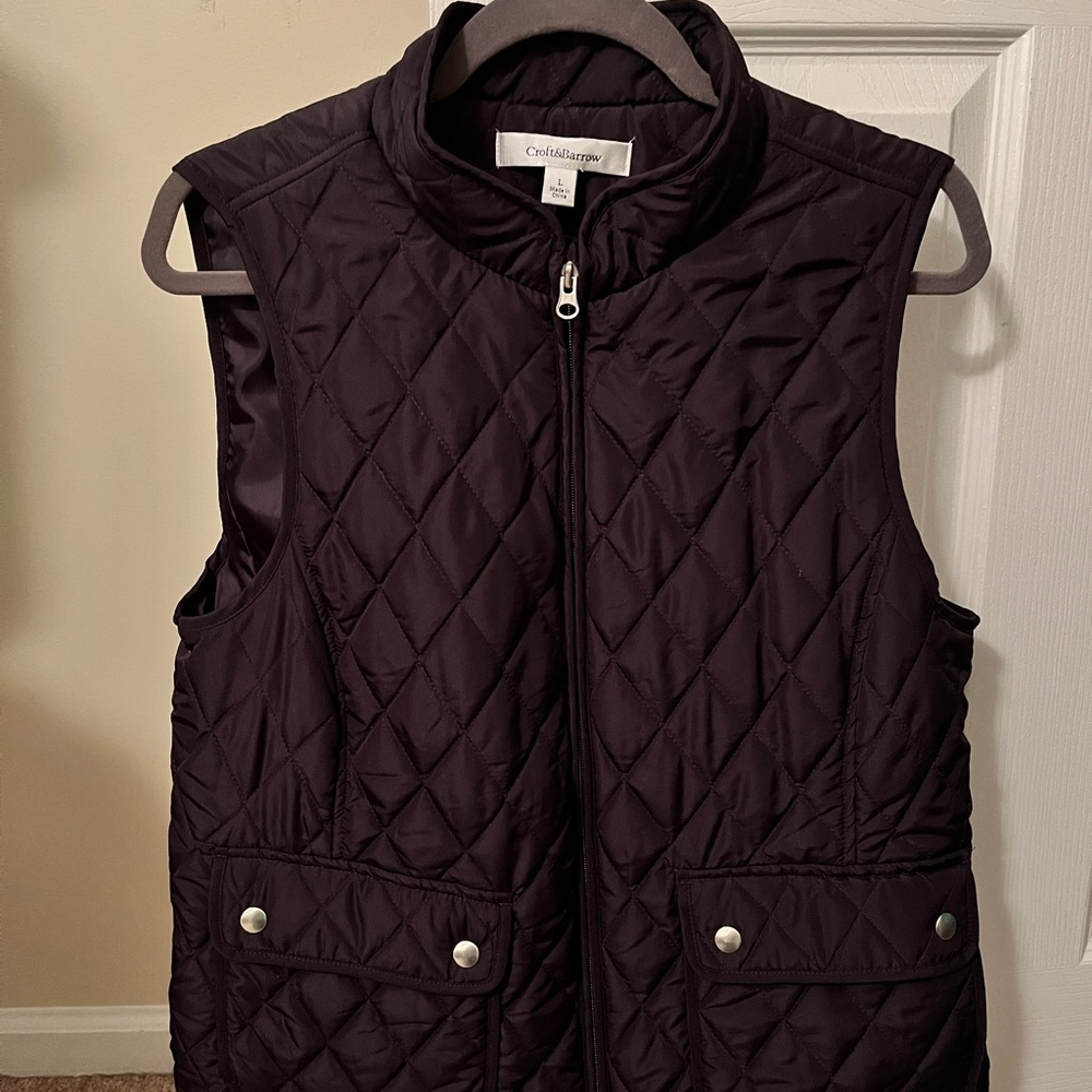 EUC Croft & Barrow best in dark aubergine/eggplant color. Size L.